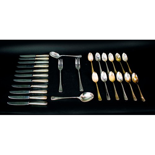 17 - A CHRISTOFLE 'AMERICA' SILVER PLATED CANTEEN OF CUTLERY, comprising 12 dinner knives, 12 dinner fork... 