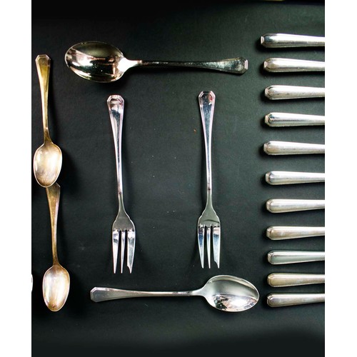 17 - A CHRISTOFLE 'AMERICA' SILVER PLATED CANTEEN OF CUTLERY, comprising 12 dinner knives, 12 dinner fork... 