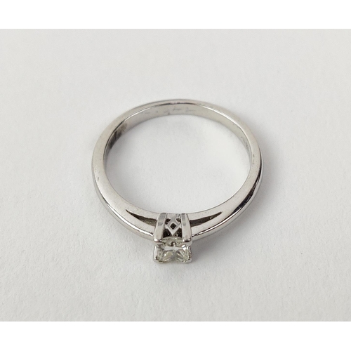 15 - AN 18CT WHITE GOLD DIAMOND SOLITAIRE RING, princess cut stone of approximately 0.28 carats, with a g... 