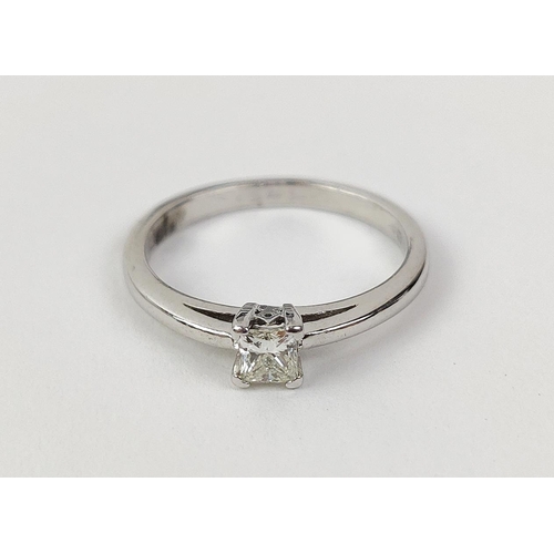 15 - AN 18CT WHITE GOLD DIAMOND SOLITAIRE RING, princess cut stone of approximately 0.28 carats, with a g... 