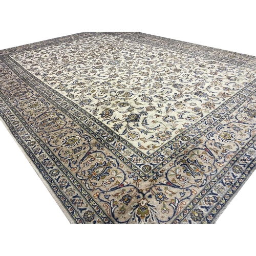 62 - FINE PERSIAN ISFAHAN DESIGN CARPET, 400cm x 300cm.