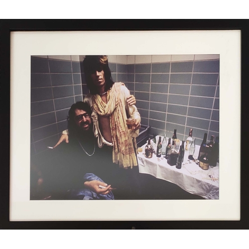 61 - ROLLING STONES KEITH RICHARDS BACKSTAGE WITH HIS DEALER 1971, photo framed and glazed, photo by Etha... 