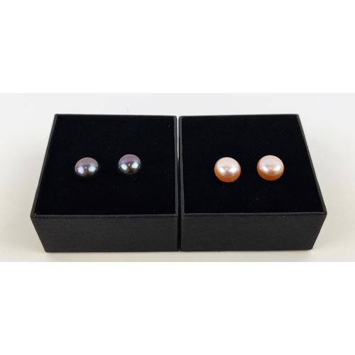 26 - TWO PAIRS OF 9CT GOLD STUD EARRINGS, one pair with 8mm peacock coloured pearls, the other pair with ... 