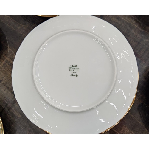 11 - A RICHARD GINORI ICHTHYOLOGICAL PORCELAIN DINNER SERVICE, comprising 24 dinner plates, 30 soup bowls... 