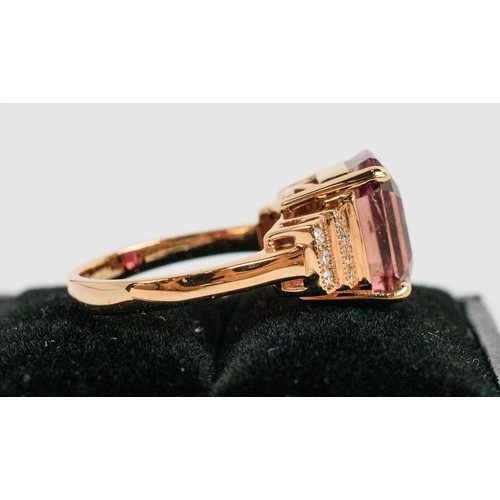 43 - AN 18CT ROSE GOLD PINK TOURMALINE AND DIAMOND DRESS RING, the cushion mixed cut central tourmaline, ... 