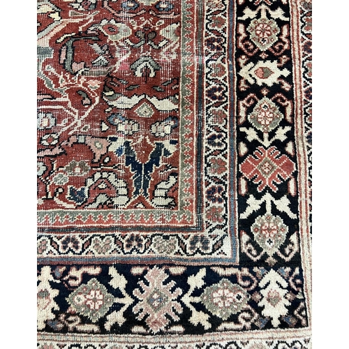 124 - ANTIQUE MAHAL CARPET, 295cm x 227cm.