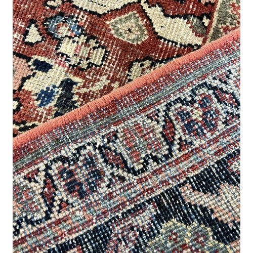 124 - ANTIQUE MAHAL CARPET, 295cm x 227cm.