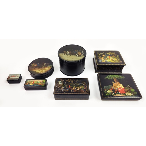 8 - RUSSIAN PAPIER MACHE BOXES, a collection of seven, two with Troika decoration, one with a Chinoiseri... 