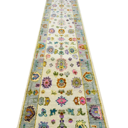 116 - FINE CONTEMPORARY OUSHAK RUNNER, 370cm x 78cm.