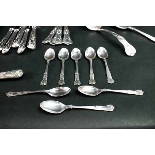 49 - A STERLING SILVER CANTEEN OF CUTLERY, Kings pattern, Sheffield 1989, makers mark for Hugh Crawshaw, ... 