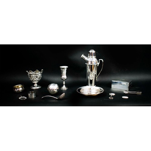 22 - QUANTITY OF SILVER, including a Garrard and Co small Armada dish approx 8oz, a commemorative silver ... 