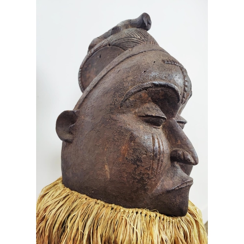 10 - GELED MASK (Nigeria), 95cm H.