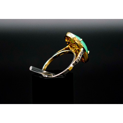 31 - DRESS RING SET, with a central chrysoprase and rose-cut diamonds in silver gilt, oval cabochon chrys... 