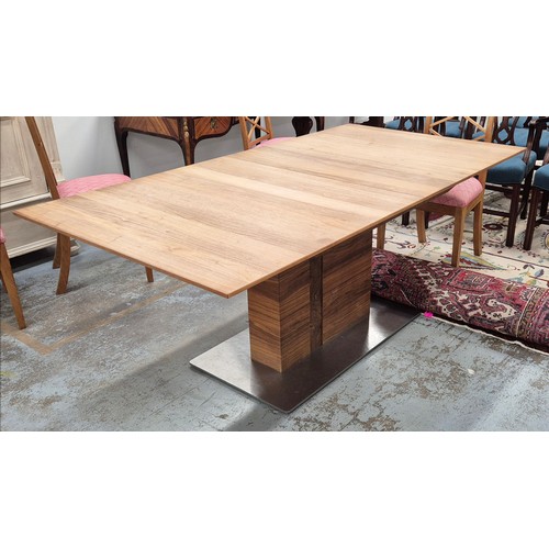 455 - VENJAKOB LID* ET634 EXTANDABLE TABLE, 190cm x 100cm x 75cm at smallest.