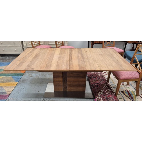 455 - VENJAKOB LID* ET634 EXTANDABLE TABLE, 190cm x 100cm x 75cm at smallest.