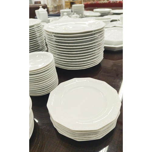 27 - A ROSENTHAL 'MARIA' WHITE DINNER AND TEA SERVICE, comprising, dinner plates, side plates, soup cups ... 