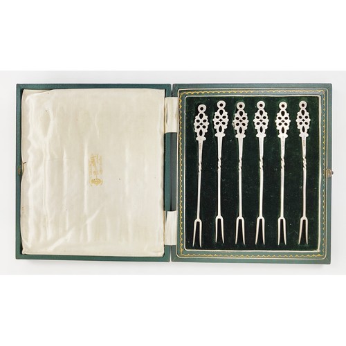 19 - A COLLECTION OF ASSORTED BOXED STERLING SILVER TEA AND COFFEE SPOONS, by Mappin and Webb, and variou... 