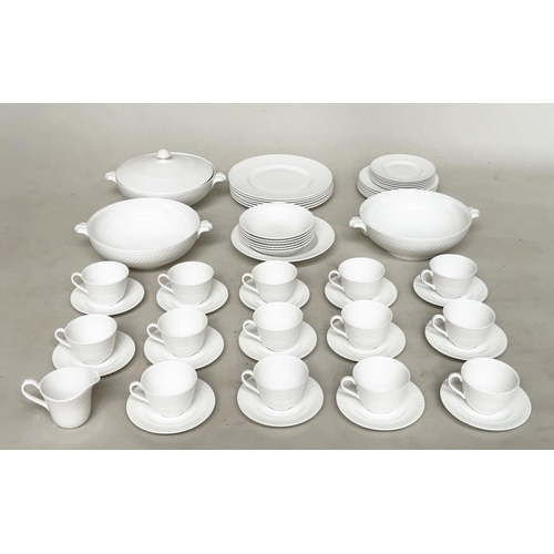 143 - DINNER SERVICE, English Fine Bone China, Royal Worcester, white, 'Mansard' with six place settings, ... 