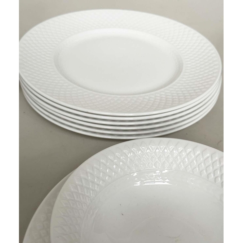 143 - DINNER SERVICE, English Fine Bone China, Royal Worcester, white, 'Mansard' with six place settings, ... 