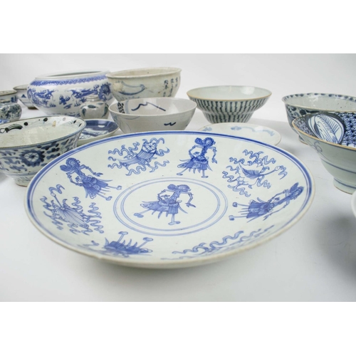 29 - A QUANTITY OF ORIENTAL BLUE AND WHITE CERAMICS, 19th/20th century. (Qty)