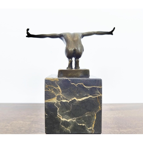 478 - CONTEMPORARY SCHOOL SCULPTURE, of a diver in pose, in bronze, 14cm H.