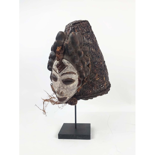 8 - A GUERE MASK, Ivory Coast, 45cm H.