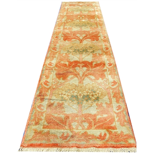 105 - WILLIAM MORRIS DESIGN RUNNER, 315cm x 86cm.