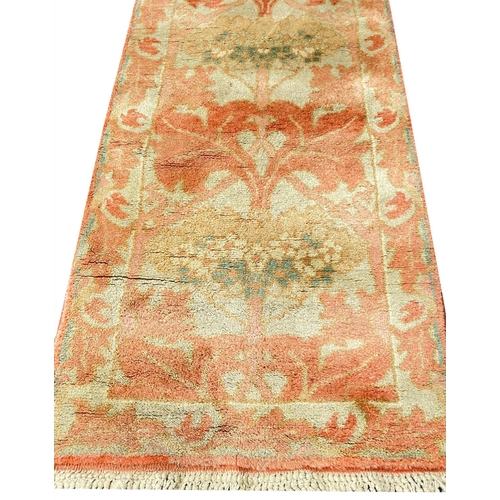 105 - WILLIAM MORRIS DESIGN RUNNER, 315cm x 86cm.