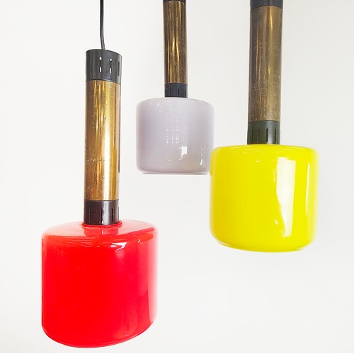 302 - ATTRIBUTED TO STILNOVO CEILING LIGHT CLUSTER, 1950's/60's three branch, coloured glass shades, yello... 