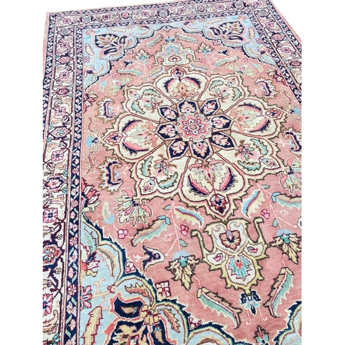 84 - PERSIAN HERIZ CARPET, 290cm x 194cm.