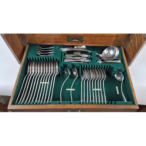 119 - PART CANTEEN OF CUTLERY BY ELKINGTON, mid 19th century silver plated, twelve place setting (dinner k... 