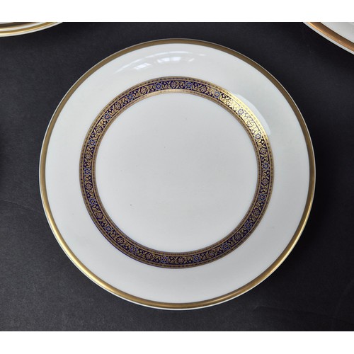 20 - ROYAL DOULTON PART DINNER SERVICE, 'Harlow', pattern, comprising six dinner plates, six salad plates... 