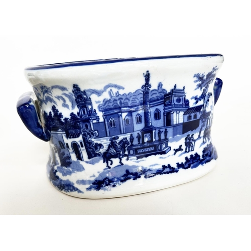 118 - BLUE AND WHITE CERAMICS, a selection, including a 'spode' footed cake stand, a large 19th century wi... 