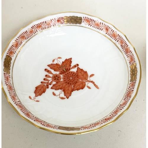 559 - HEREND, Hungarian porcelain, bouquet rust pattern  with tray plate, four cups and six saucers and a ... 