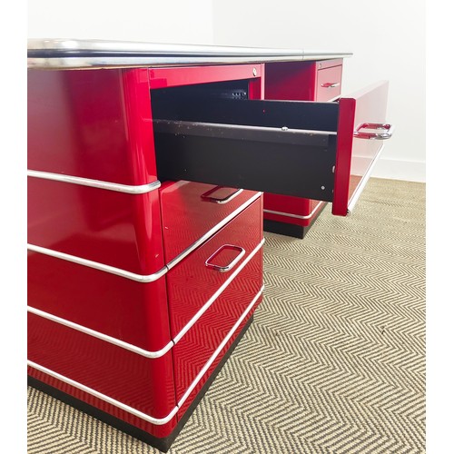 545 - MULLER MOBEL CLASSIC LINE CHRYSLER DESK.