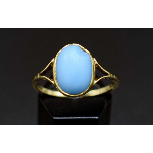 134 - AN 18CT YELLOW GOLD TURQUOISE DRESS RING, the single cabochon in a bezel set, ring size T½, together... 