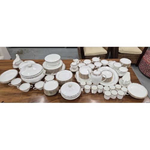 87 - WEDGWOOD COLCHESTER DINNER SERVICE, comprising 12 dinner plates, 12 salad plates, 12 bread plates, 1... 