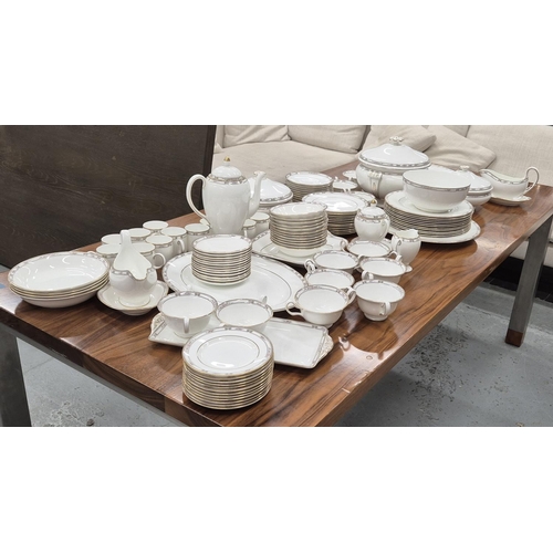 87 - WEDGWOOD COLCHESTER DINNER SERVICE, comprising 12 dinner plates, 12 salad plates, 12 bread plates, 1... 