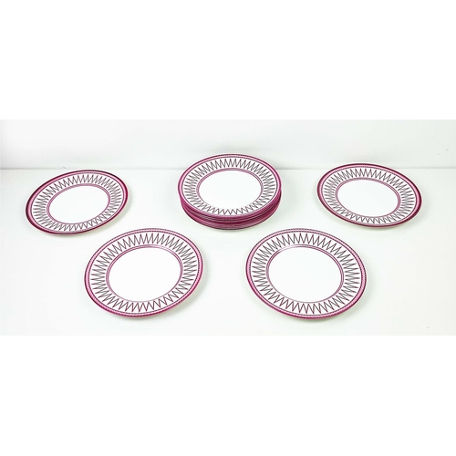 90 - A SET OF TWELVE THOMAS GOODE 'FRANKLIN' DINNER PLATES, fusia patterned borders, each measuring 27cm ... 