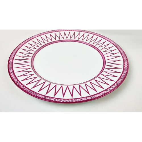 90 - A SET OF TWELVE THOMAS GOODE 'FRANKLIN' DINNER PLATES, fusia patterned borders, each measuring 27cm ... 