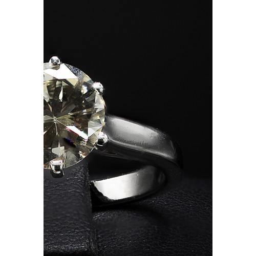 127 - AN 18CT WHITE GOLD DIAMOND SOLITAIRE RING, the round brilliant cut diamond of approximately 2.00 car... 