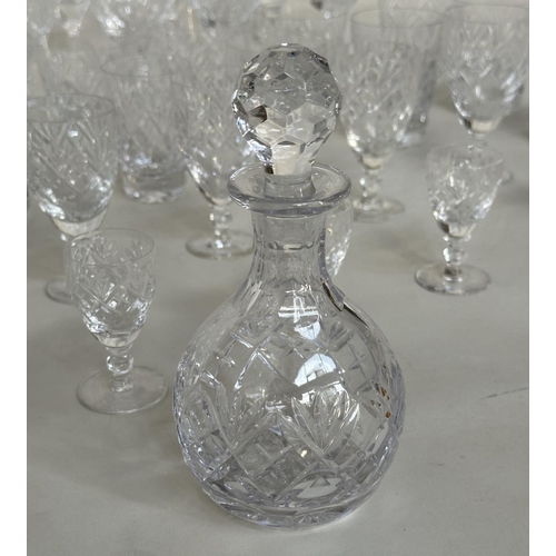 286 - DRINKING GLASSES, head crystal a large selection, 52 pieces approx. (Qty)