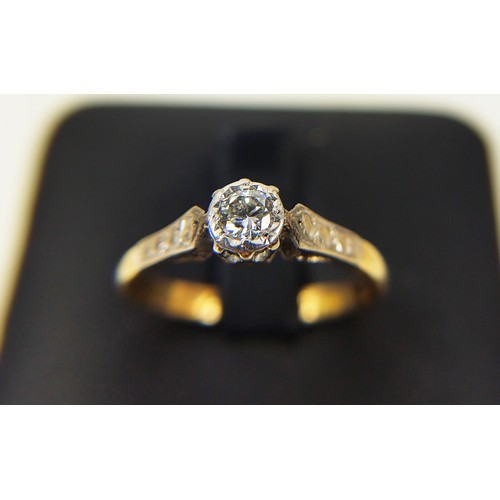 118 - AN 18CT YELLOW GOLD AND PLATINUM DIAMOND SOLITAIRE RING, the round brilliant cut diamond of approxim... 