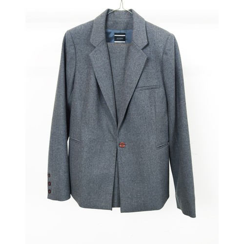 16 - JOSEPH SUIT, made in France, 97% wool, blazer lined size M, trousers size XS together with a Robell ... 