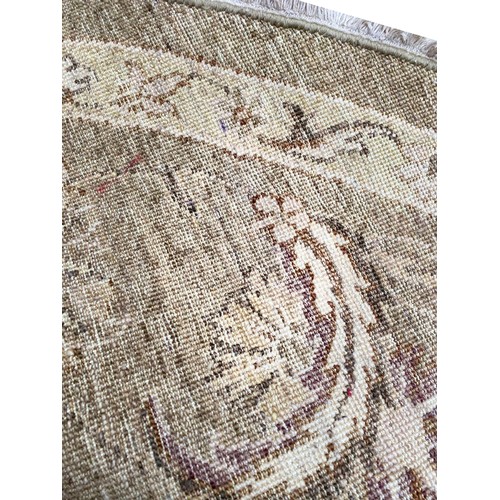 111 - ZEIGLER ROUND CARPET, 250cm x 250cm.