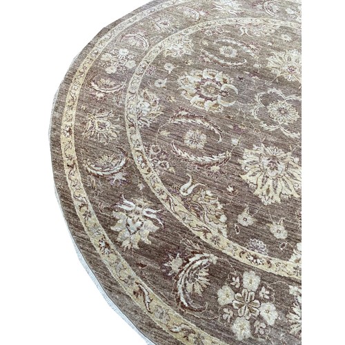 111 - ZEIGLER ROUND CARPET, 250cm x 250cm.