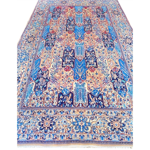 117 - FINE PERSIAN ESFAHAN DESIGN CARPET, 267cm x 170cm.