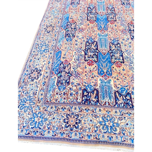 117 - FINE PERSIAN ESFAHAN DESIGN CARPET, 267cm x 170cm.