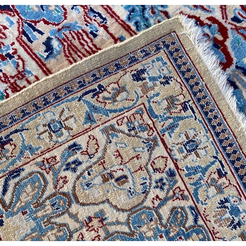 117 - FINE PERSIAN ESFAHAN DESIGN CARPET, 267cm x 170cm.