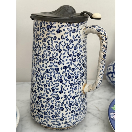 138 - BLUE AND WHITE CERAMIC, 19th century Staffordshire water jug together with a large quantity of Engli... 